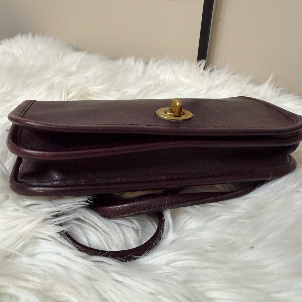 Vintage Coach Dinky Turn Lock Crossbody Bag Mahogany Leather 9375 - Picture 4 of 12